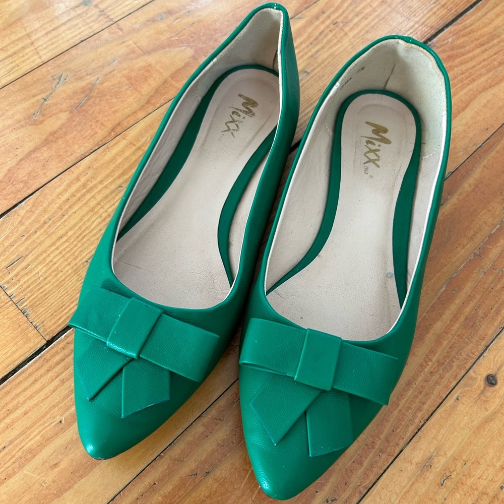 Emerald green flats with bow